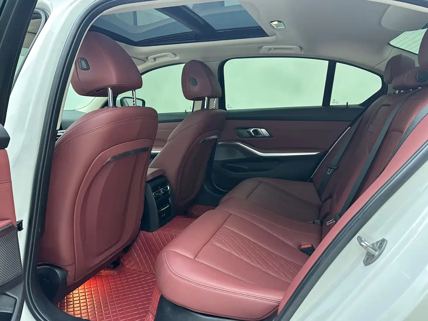 BMW 3 Series 2023 320Li M Sport Package фото 14