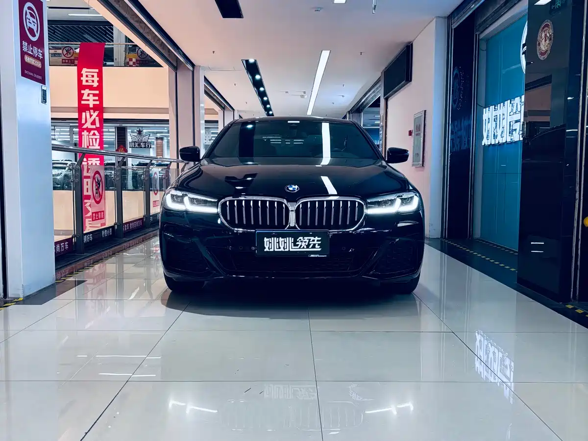 BMW 5 Series 2023 Facelift 530Li Leading M Sport Package фото 2