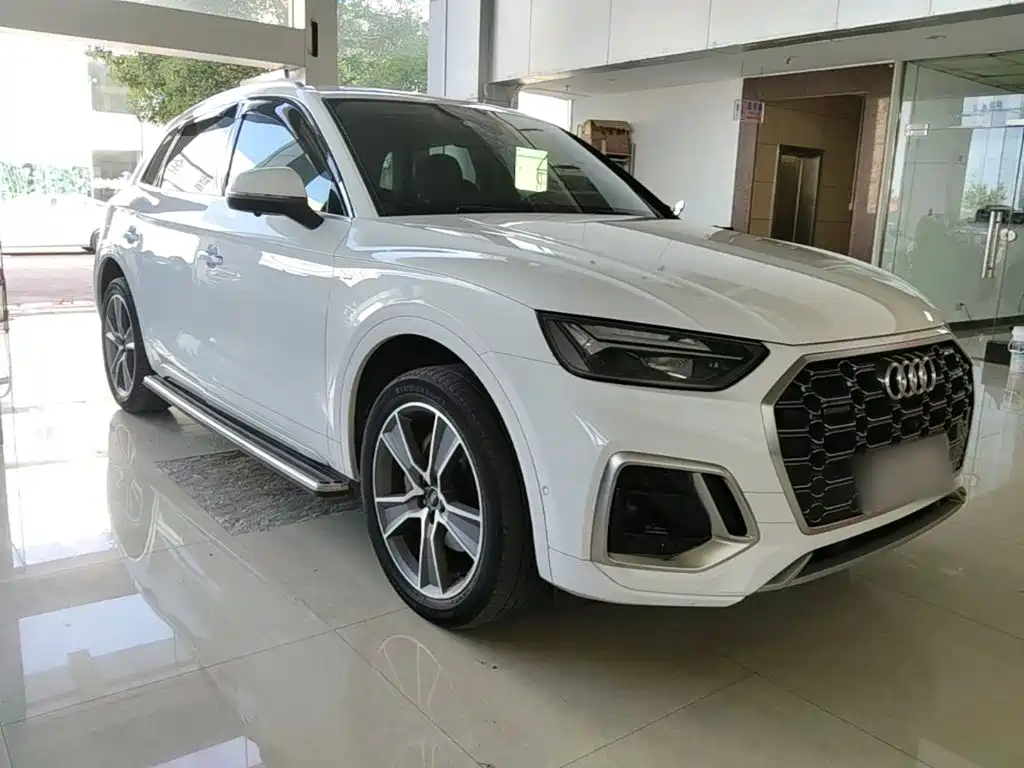 Фото 4 - Audi Q5L