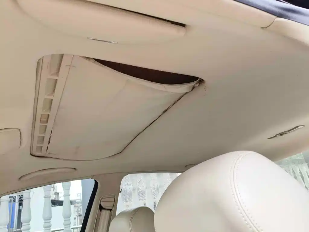 Volkswagen Passat Lingyu 2011 2009 2.0L MFI Automatic Premium