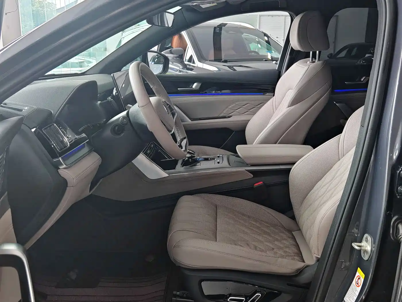 BYD Tang New Energy 2024 DM-i Honor Edition 112KM Premium фото 12