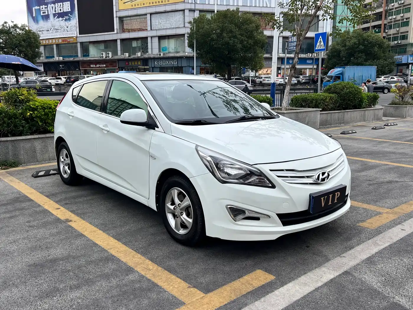 Hyundai Reina 2014 Model 1.4L Automatic GLX фото 3