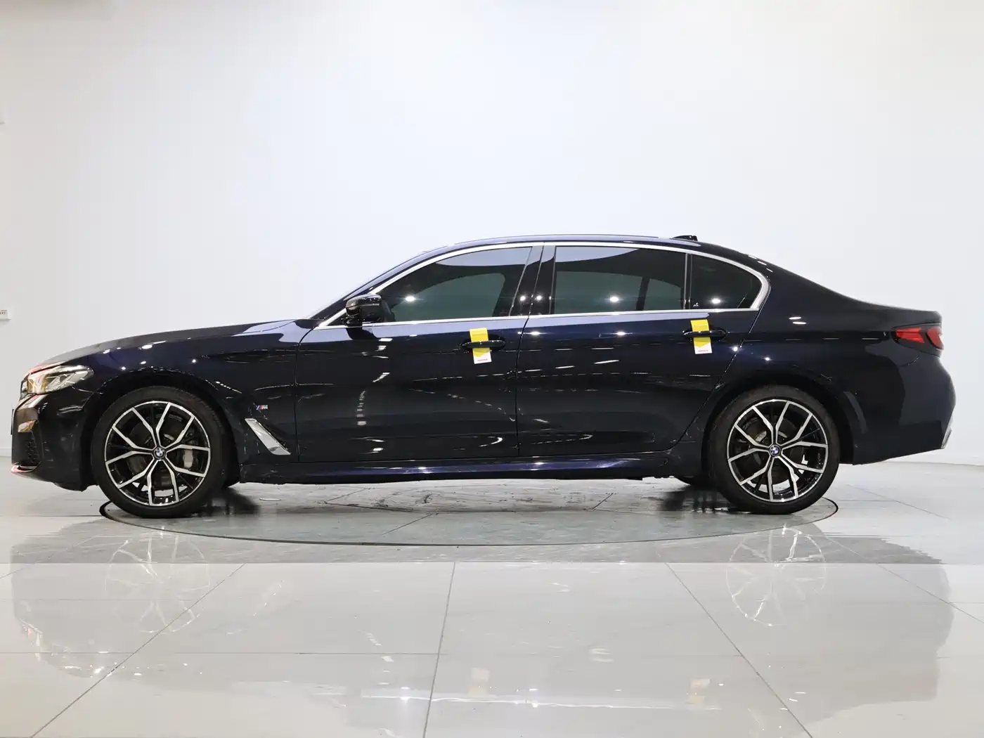 BMW 5 Series 2021 530Li Premium M Sport Package фото 5