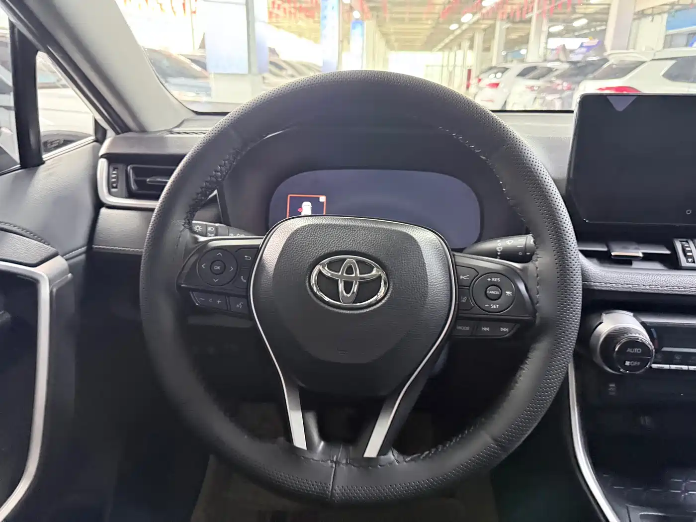 Toyota Wildlander 2023 2.0L CVT FWD Luxury PLUS фото 13