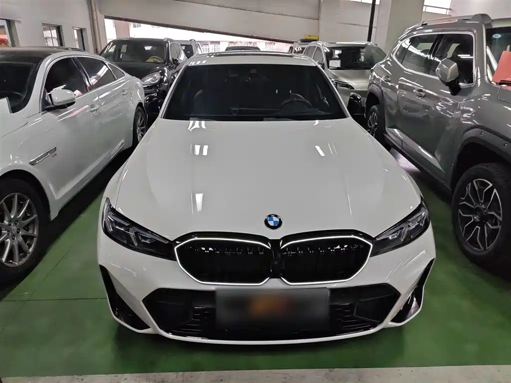 BMW 3 Series 2023 330i M Sport Shadow Edition фото 3
