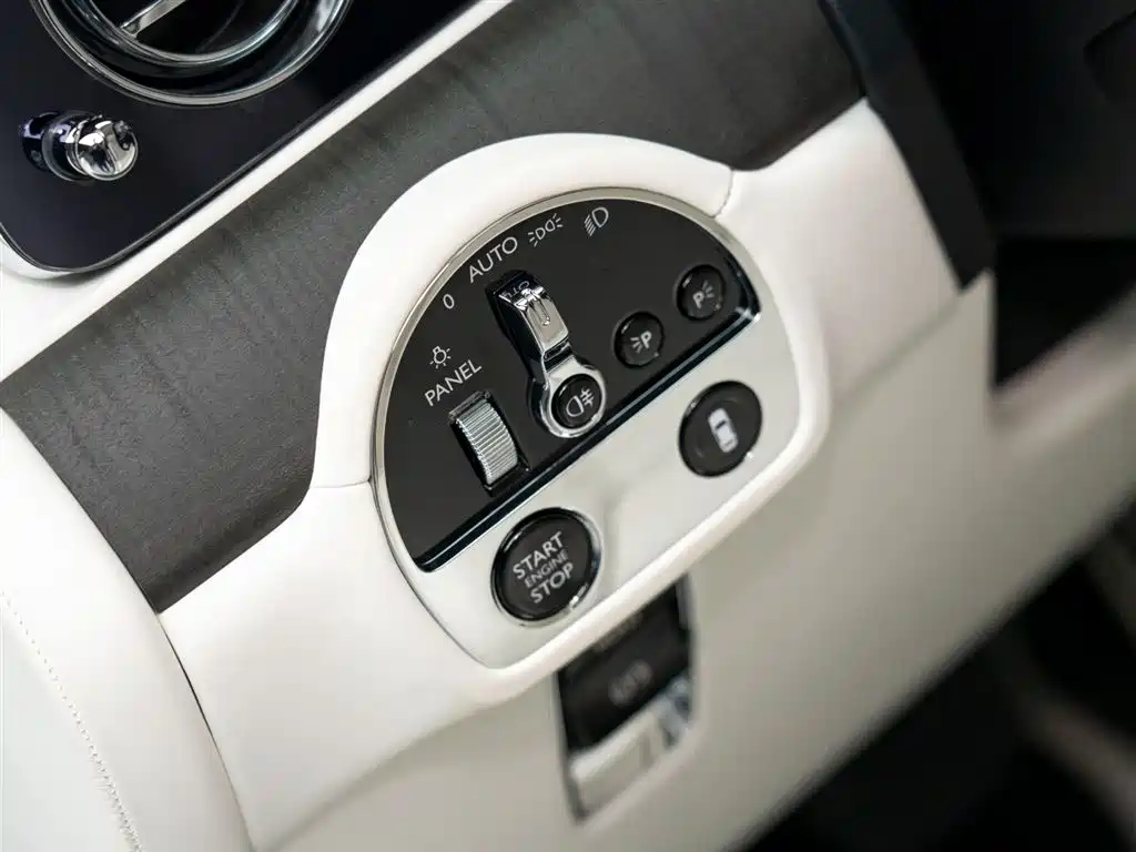 Rolls-Royce Ghost 2021 6.7T Standard Wheelbase фото 10