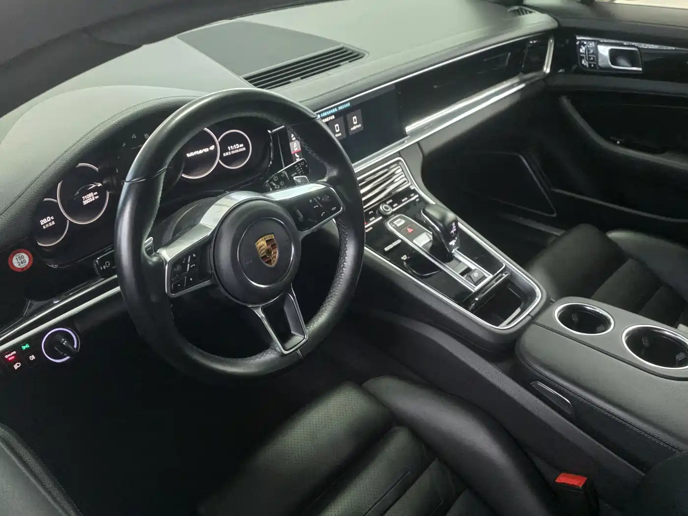 Porsche Panamera 2017 Panamera 4 Sport Turismo 3.0T фото 4