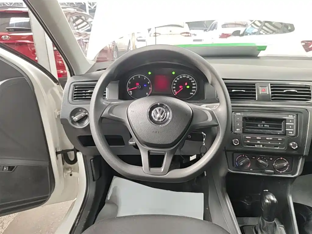 Volkswagen Santana 2016 1.6L Automatic Trend Edition фото 11
