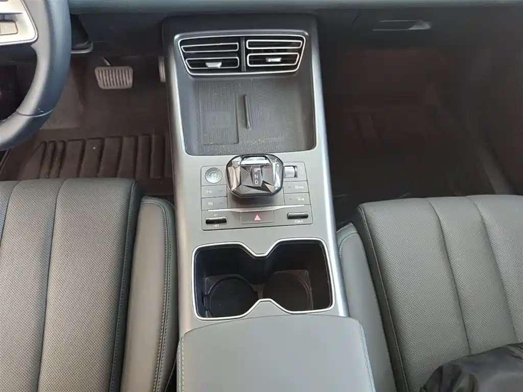 BYD Song Pro New Energy 2025 2nd Generation Smart Drive Edition DM-i 115KM Surpassing Type фото 14