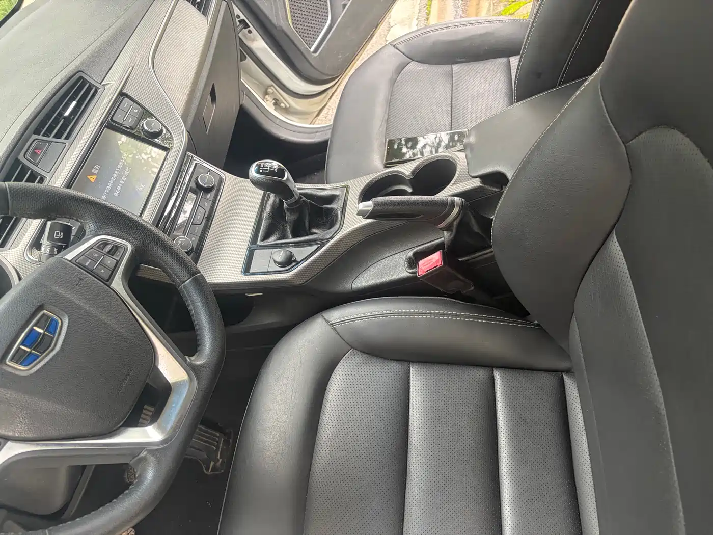 Geely Emgrand GS 2016 2016 Elegance Edition 1.3T Manual Premium