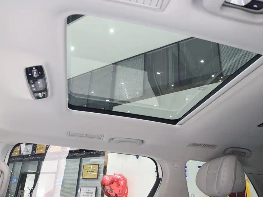 Roewe iMAX8 2024 2023 400TGI Cross Edition