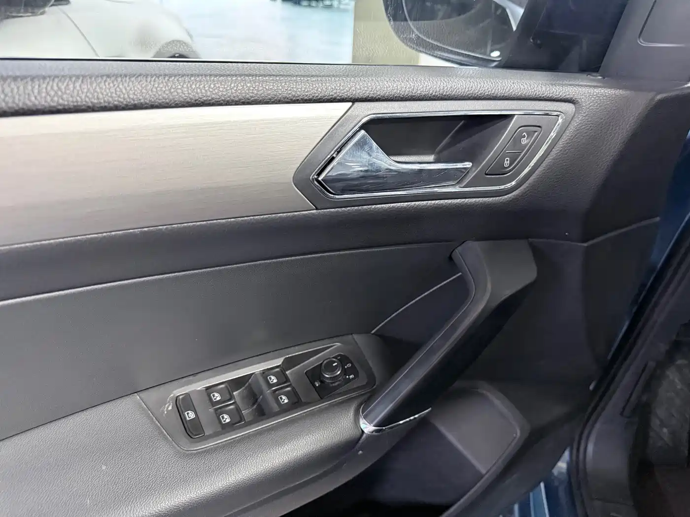 Volkswagen Touran 2018 Touran L 280TSI DSG Frontier Edition 7-Seater China V фото 9