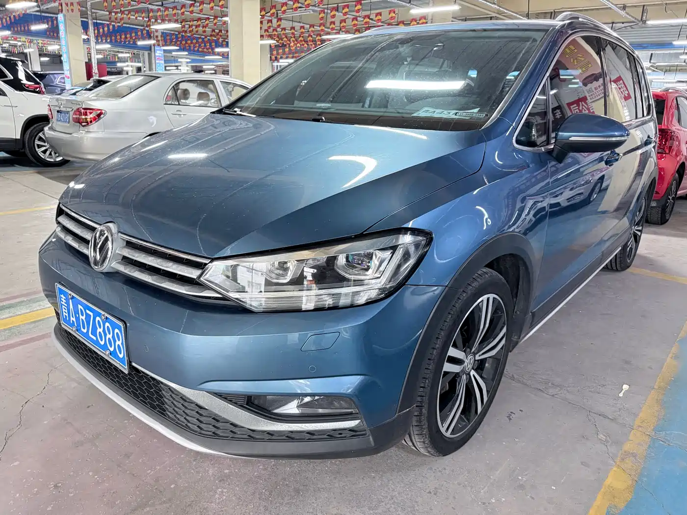 Volkswagen Touran 2018 Touran L 280TSI DSG Frontier Edition 7-Seater China V