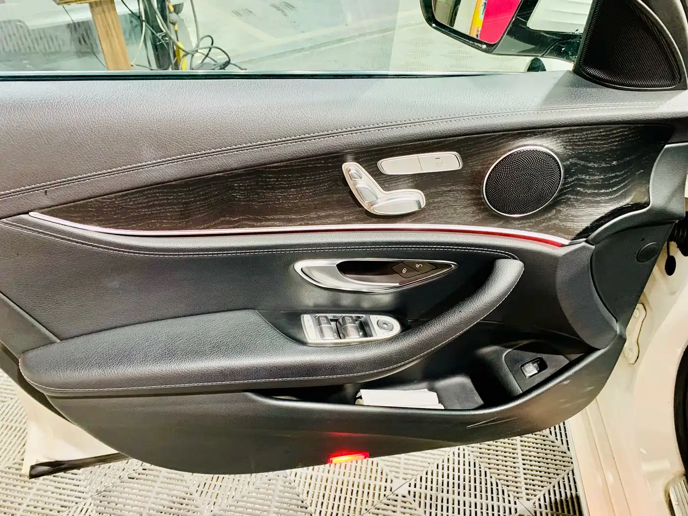 Mercedes-Benz E-Class 2016 E 200 L Sport Type фото 18
