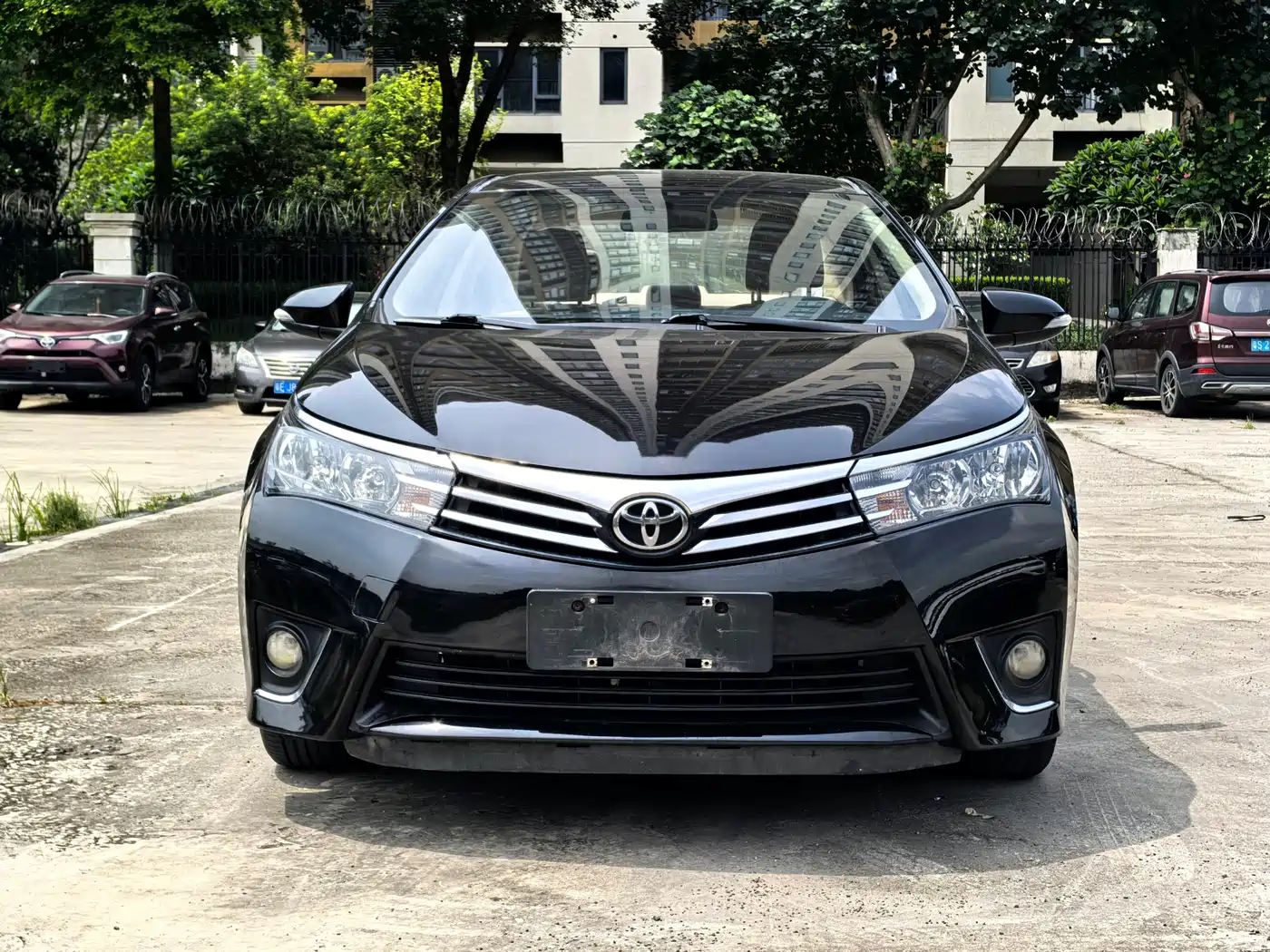 Toyota Corolla 2014 1.6L CVT GL фото 2