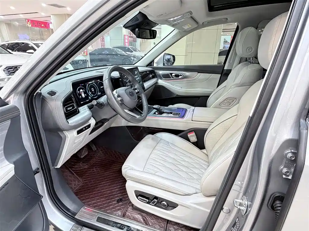 GAC Trumpchi Trumpchi GS8 2022 Pilot Series 2.0TGDI 2WD Premium Edition (7-Seater) фото 4