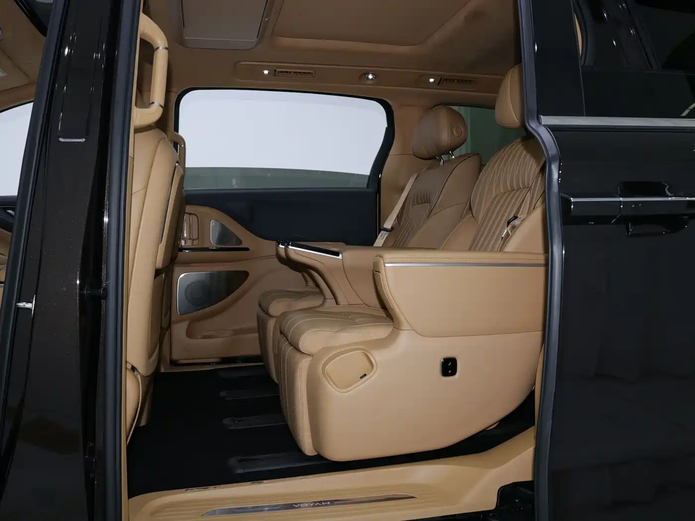 Voyah Auto Voyah Dreamer 2025 PHEV AWD Flagship Kunpeng Edition фото 6