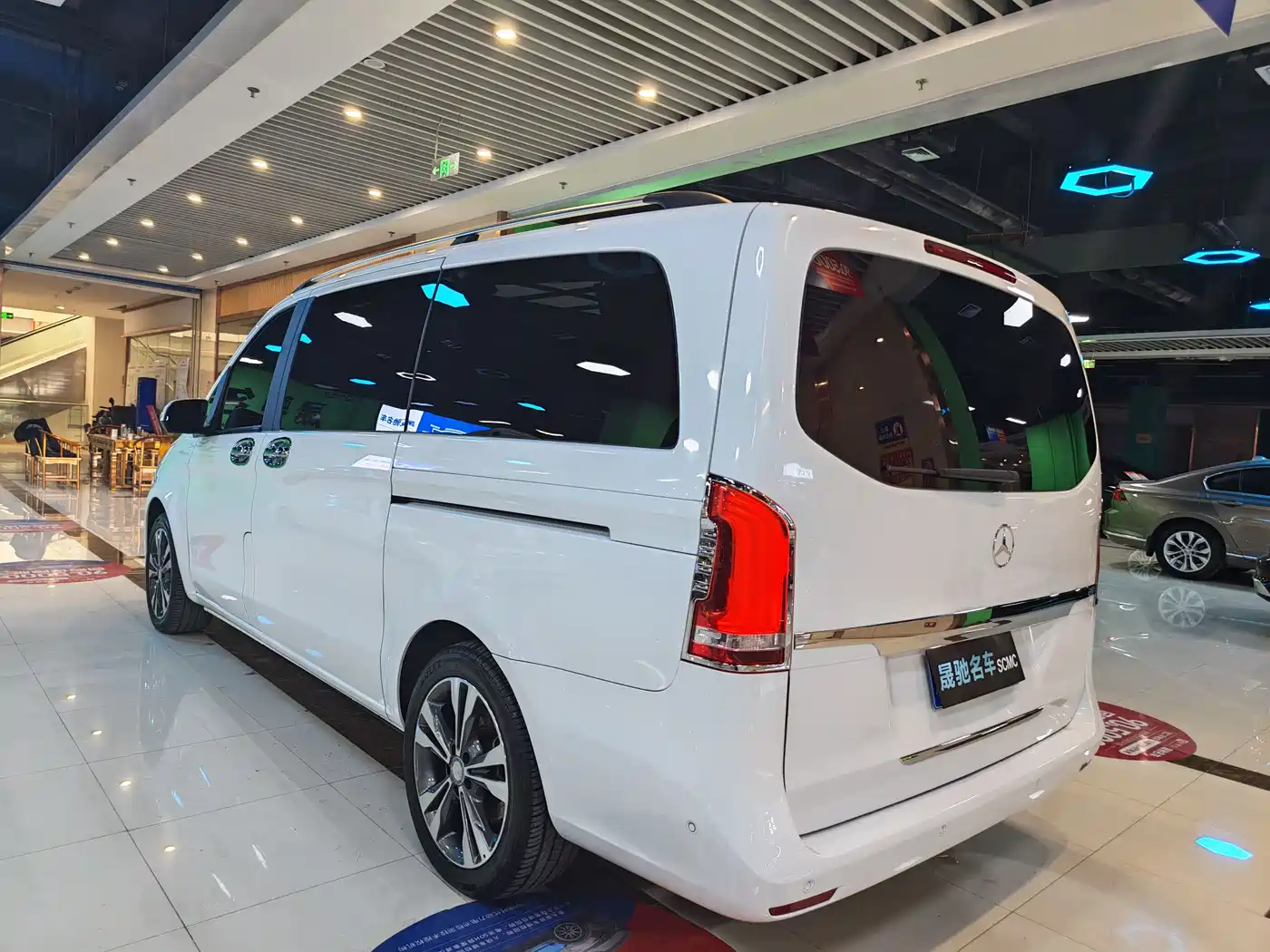 Mercedes-Benz V-Class 2016 V 260 Navigator фото 31