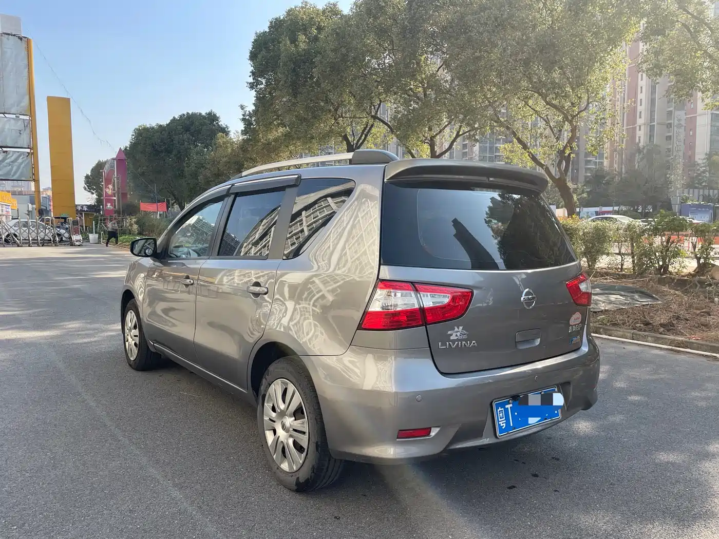 Nissan Livina 2015 2013 1.6XE CVT Comfort