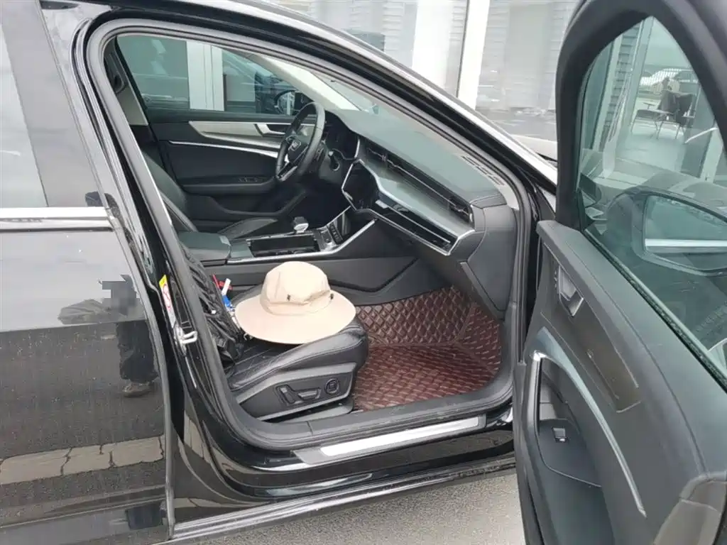 Audi A6L 2021 45 TFSI quattro Exclusive Elegance фото 11