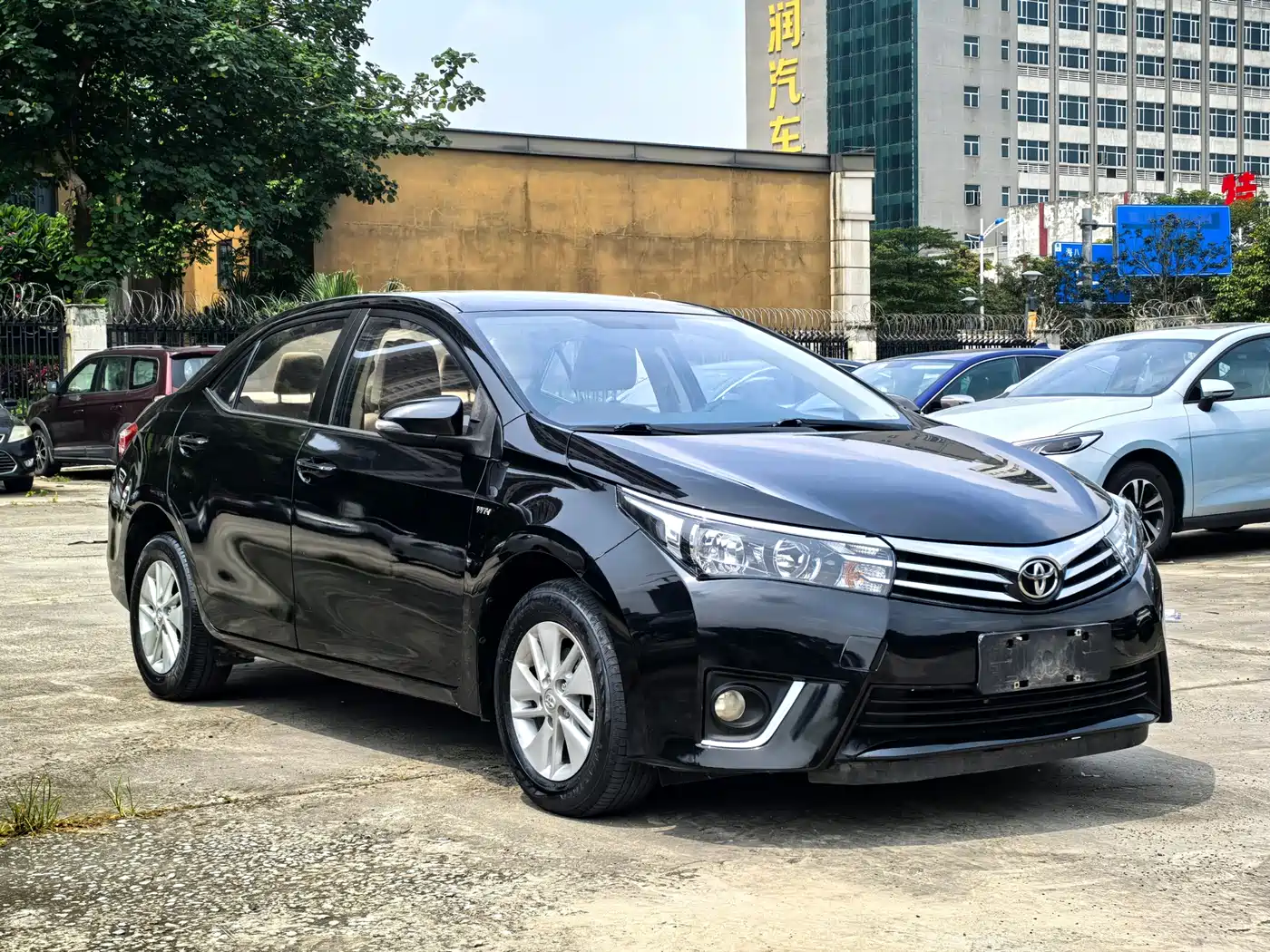Toyota Corolla 2014 1.6L CVT GL фото 3