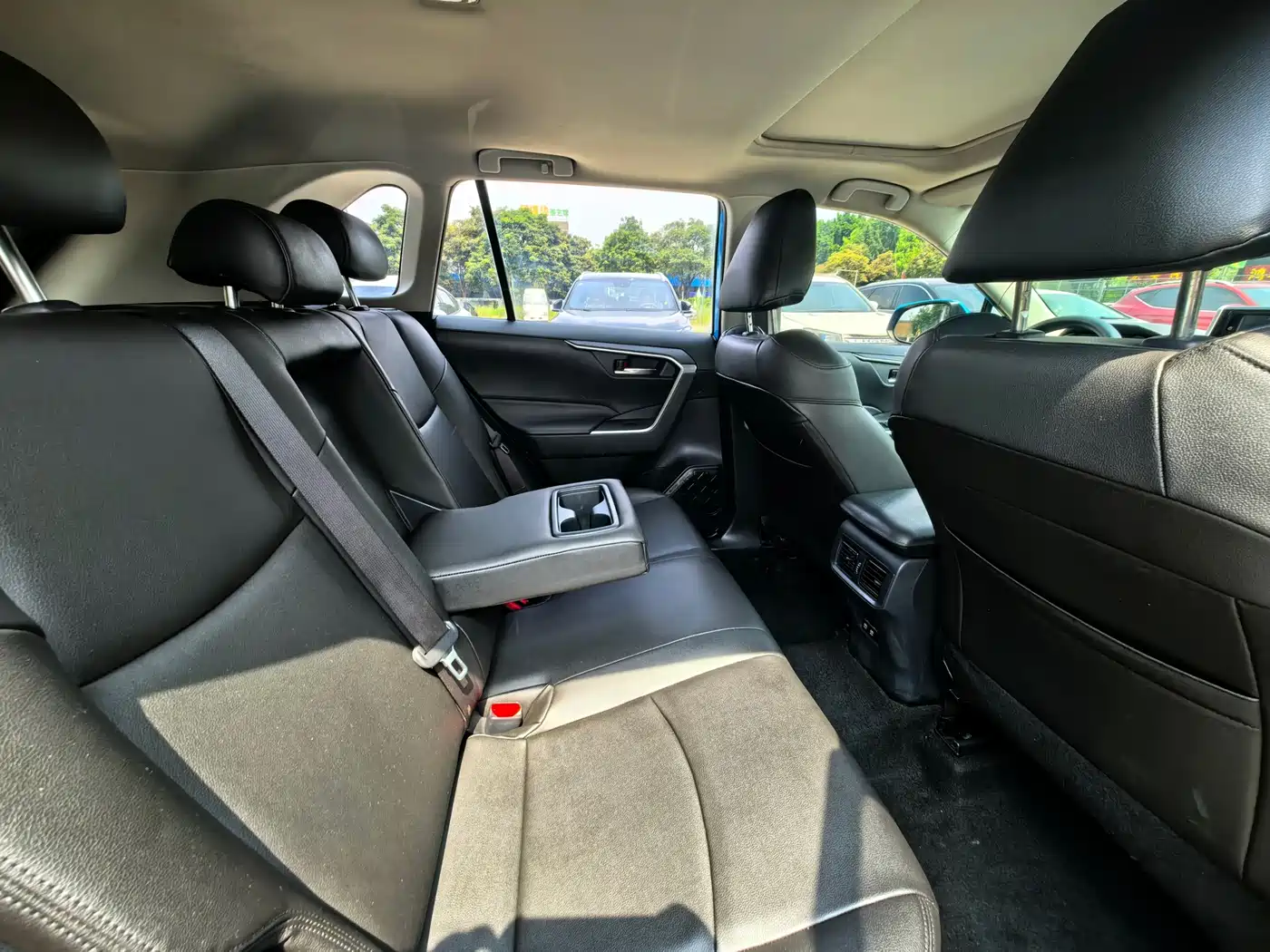 Toyota RAV4 Rongfang 2020 2.0L CVT 2WD Trend Edition фото 12