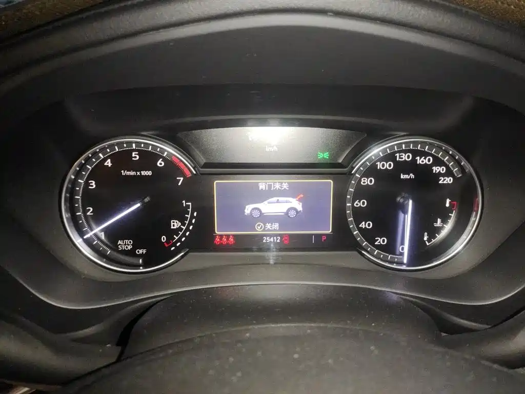 Cadillac XT4 2021 28T FWD Premium Edition фото 4