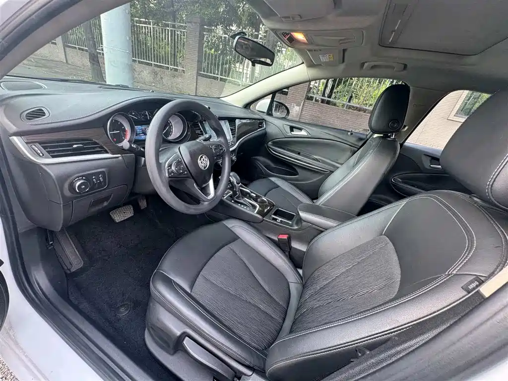 Buick Verano 2019 Sedan 20T Dual Clutch Leading фото 3