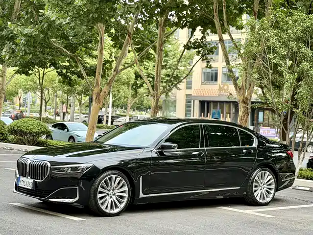 BMW 7 Series 2019 740Li Leading Luxury Package — фото 1
