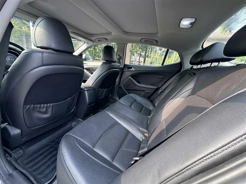 Kia K5 2015 2.0L Automatic LUX фото 5