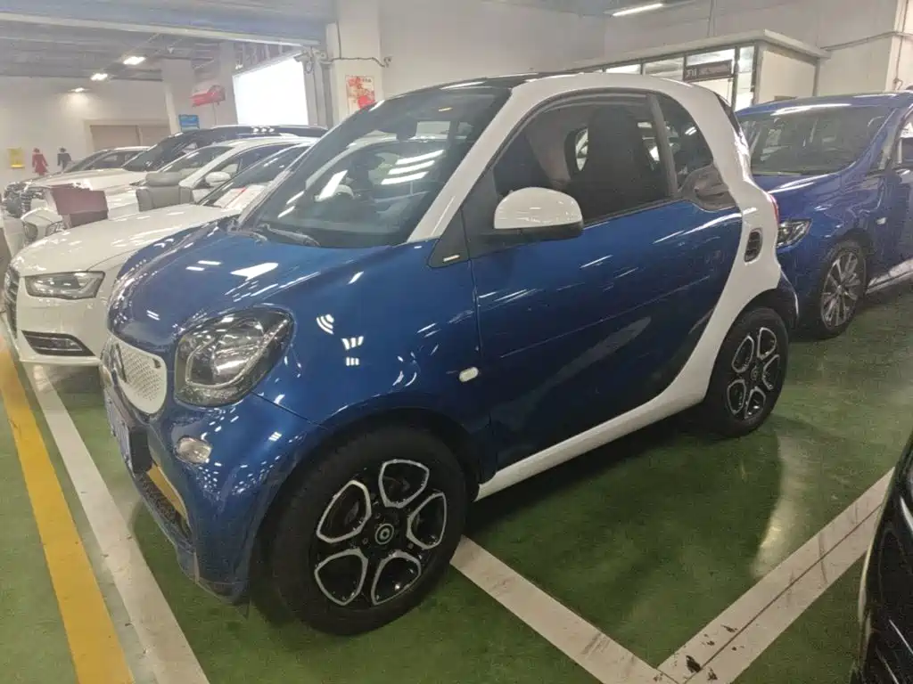 smart fortwo 2019 2019 0.9T 66kW Hardtop Wind Edition China VI