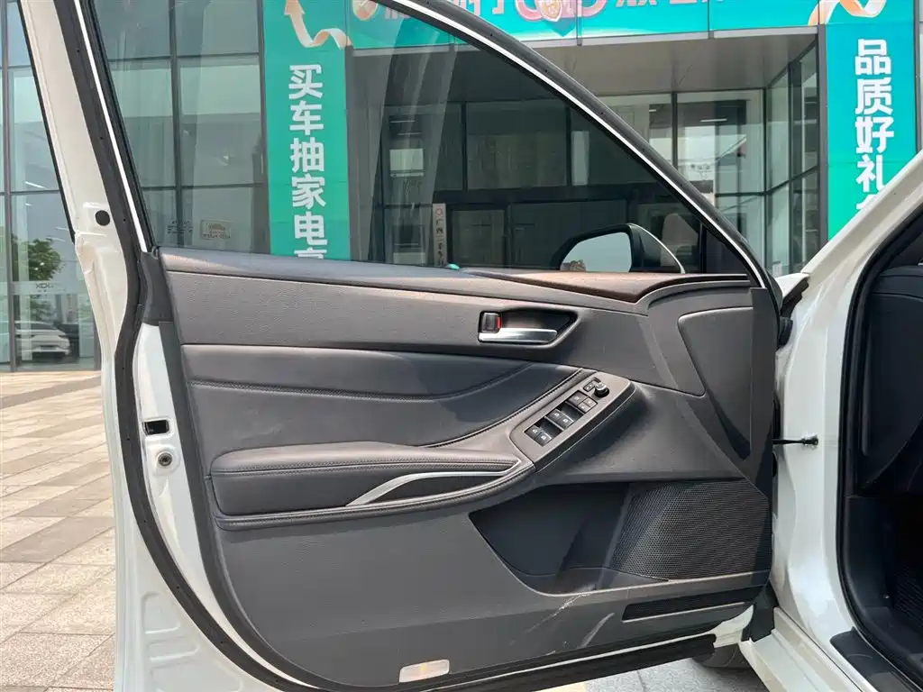 Toyota Avalon 2019 2.0L Luxury Edition (China VI) фото 23