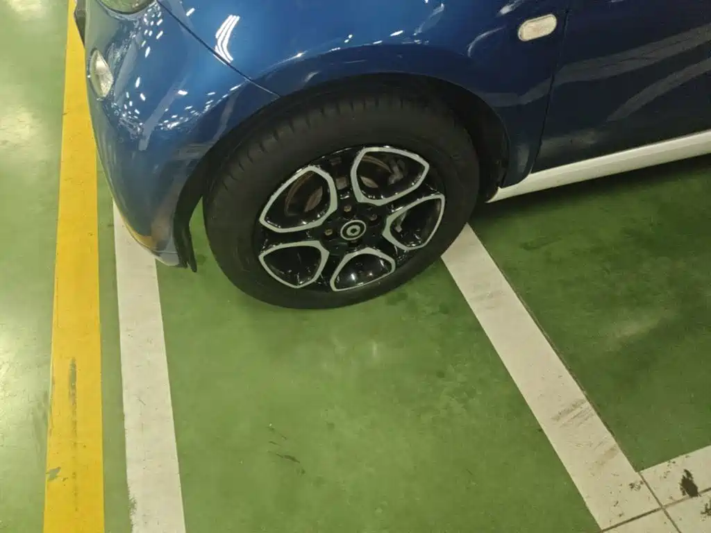 smart fortwo 2019 2019 0.9T 66kW Hardtop Wind Edition China VI