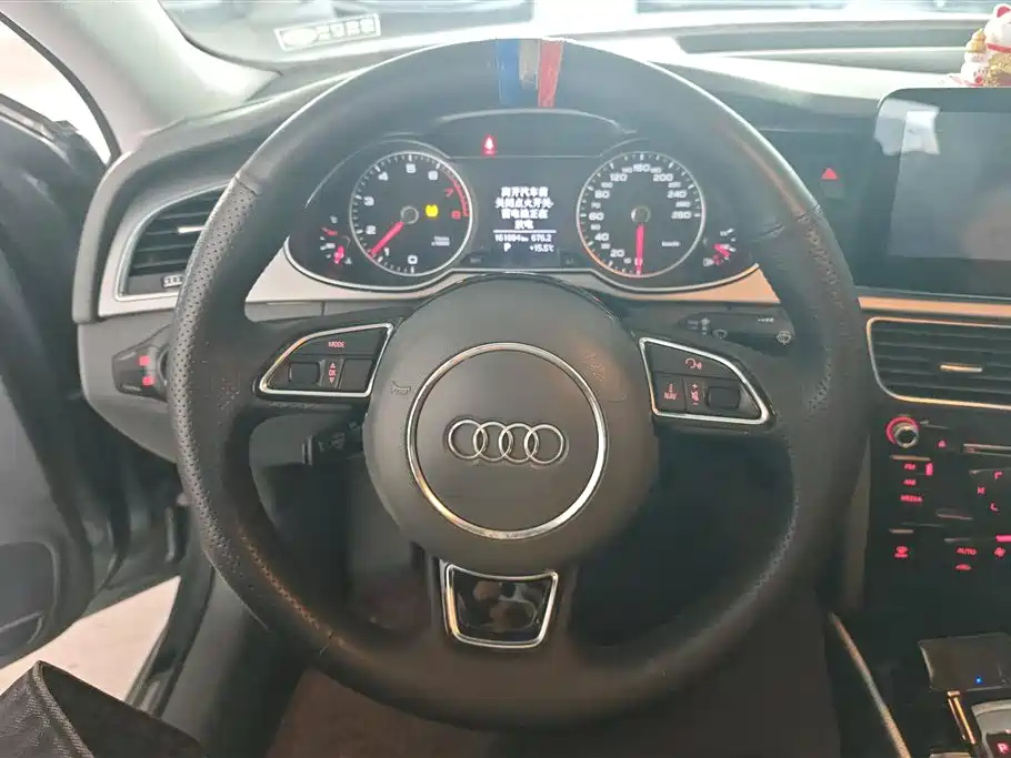 Audi A4L 2013 35 TFSI Automatic Standard фото 15