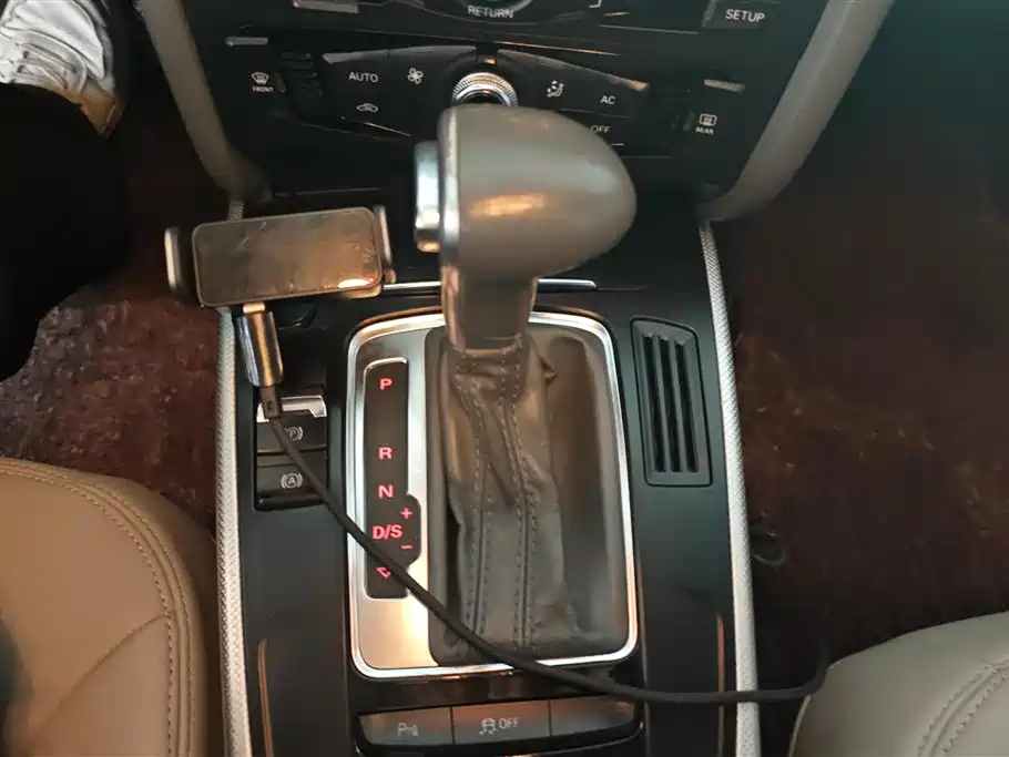 Audi A4L 2013 35 TFSI Automatic Standard фото 16