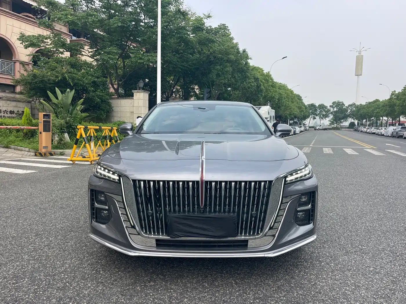 Hongqi H5 2024 2.0T Automatic Smart Connect Flag Smooth Edition фото 2