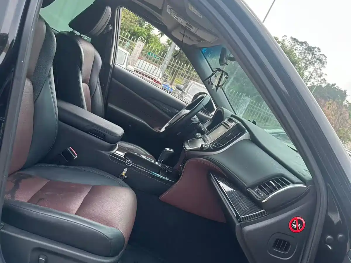 Toyota Crown 2018 2.0T Sport Edition фото 6