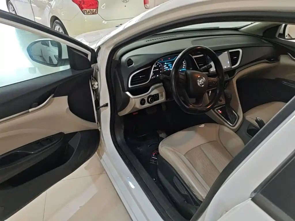 Фото 16 - Buick Excelle
