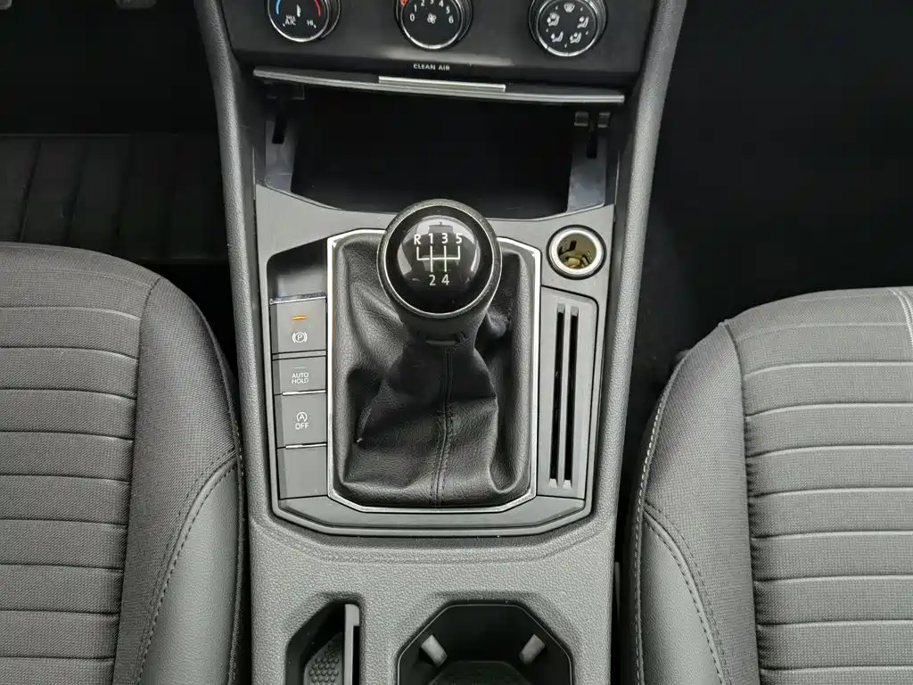 Фото 13 - Volkswagen Lavida