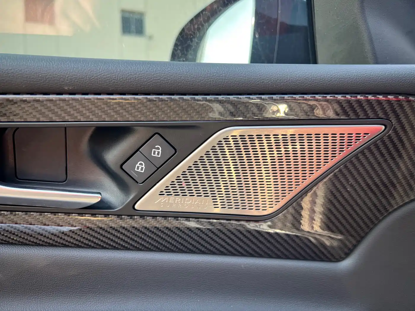 Jaguar XEL 2024 Model 2.0T 250PS R-DYNAMIC S Gloss Black Sport Edition фото 7