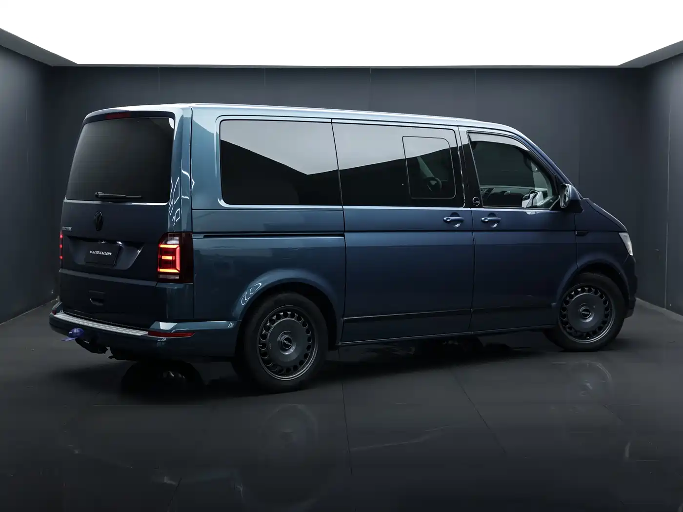 Volkswagen Multivan 2019 2.0TSI 4WD Premium 7-seater фото 4