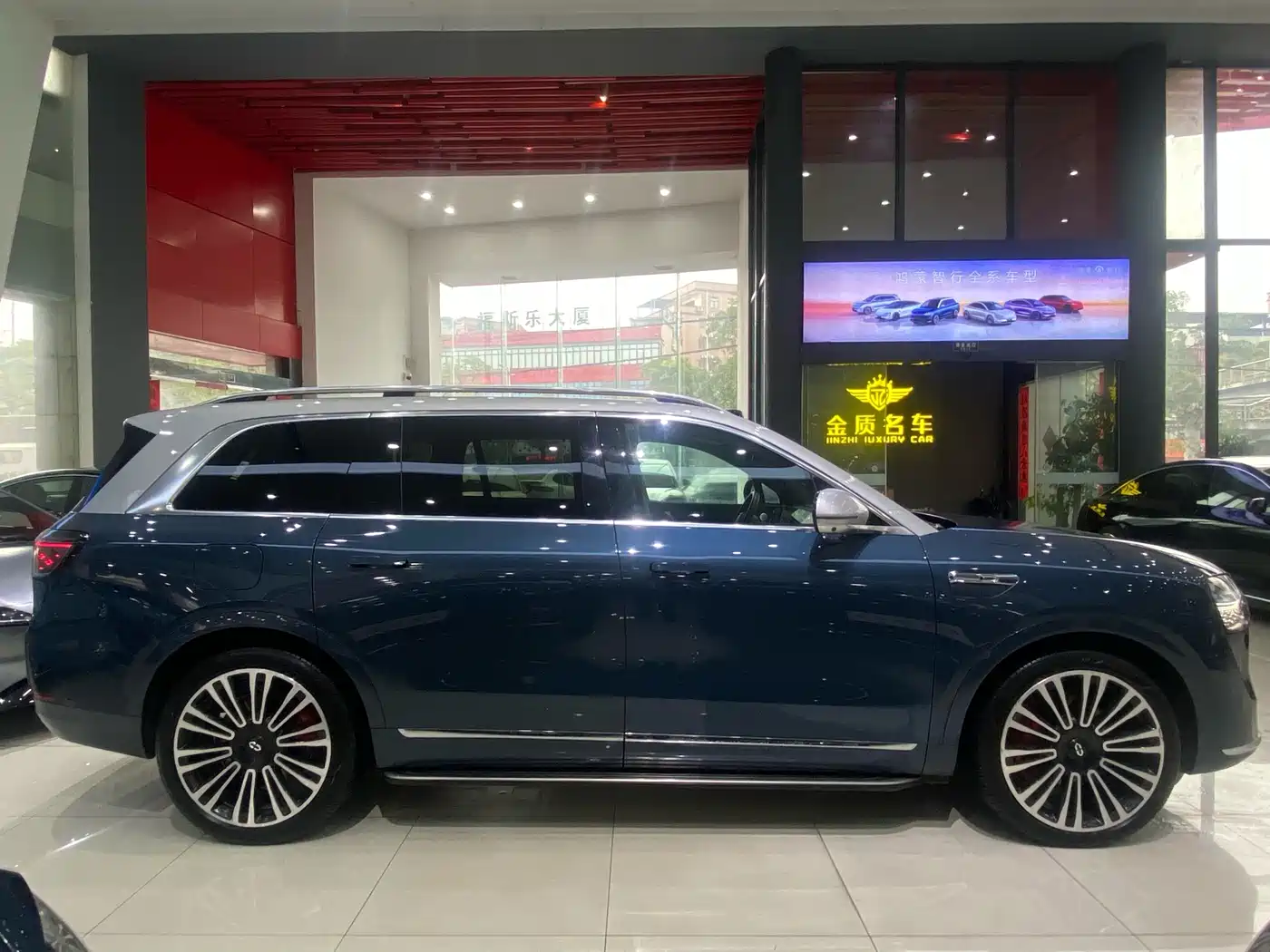 AITO Wenjie AITO M9 2024 Extended Range Ultra 42kWh 6-Seater фото 20