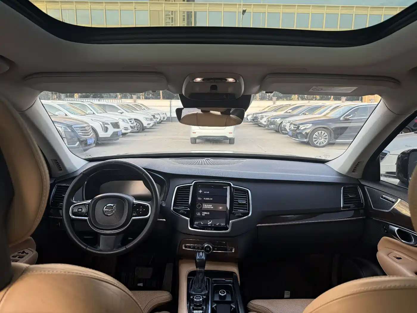 Фото 4 - Volvo XC90