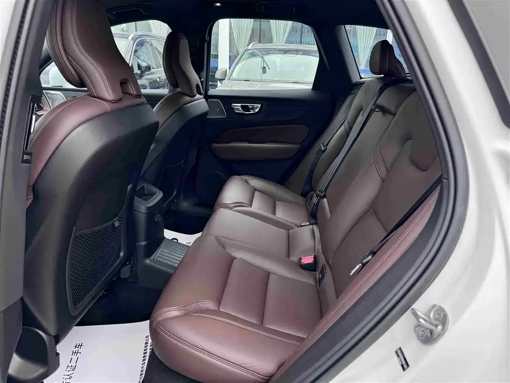 VOLVO XC60 PLUG IN HYBRID