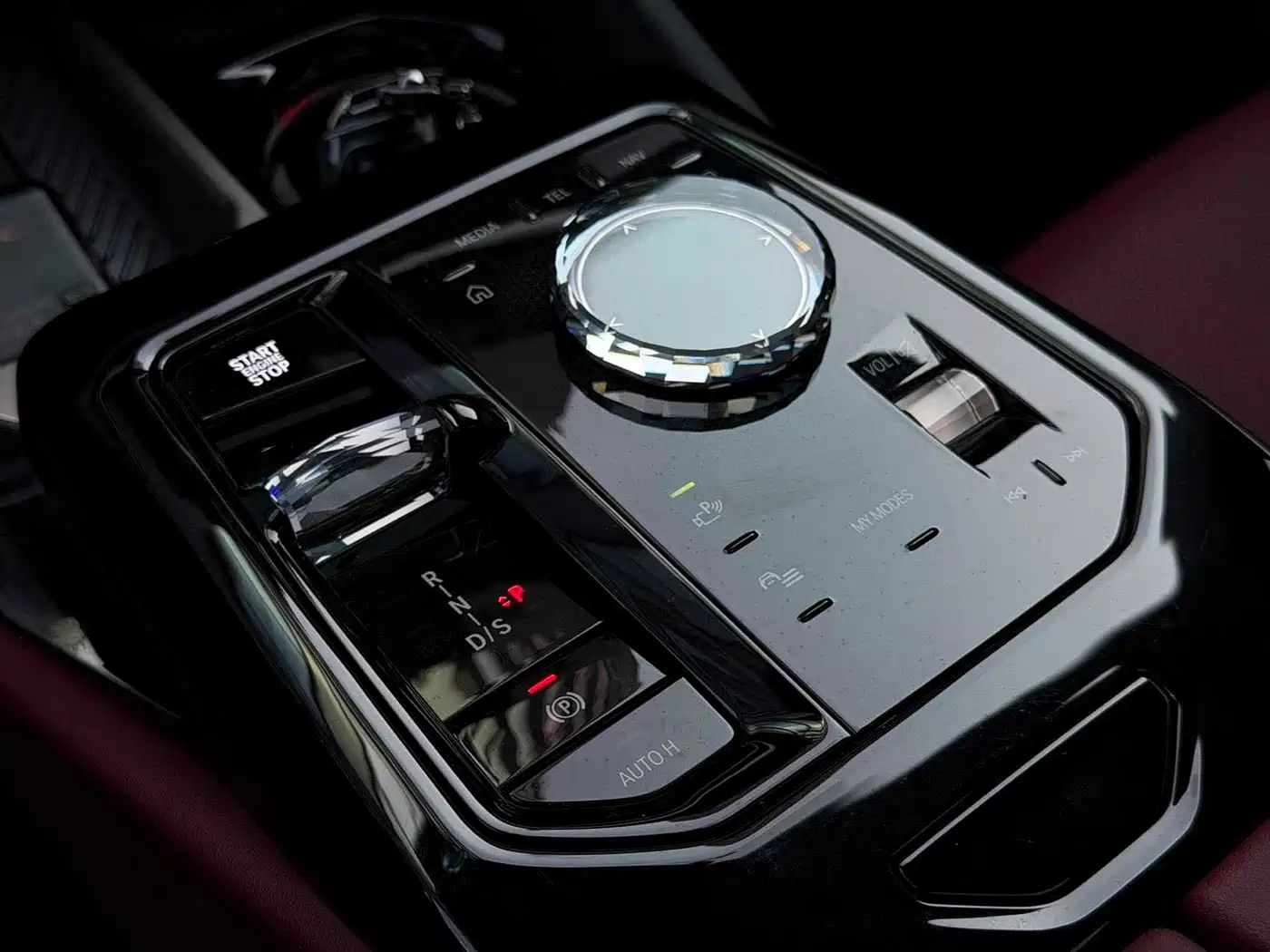 BMW 5 Series 2025 530Li Premium M Sport Package фото 10