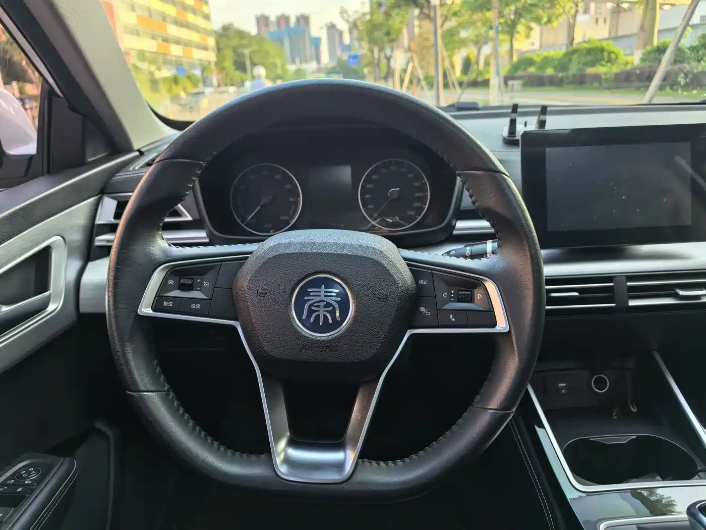 BYD Qin New Energy 2019 Travel Edition фото 13