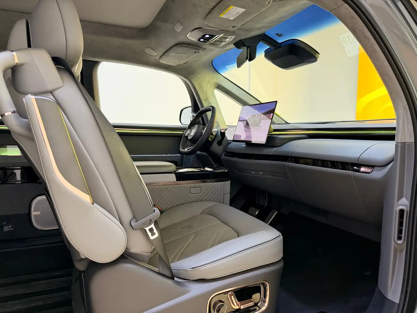 Zeekr MIX 2025 Long Range Intelligent Driving Edition фото 17