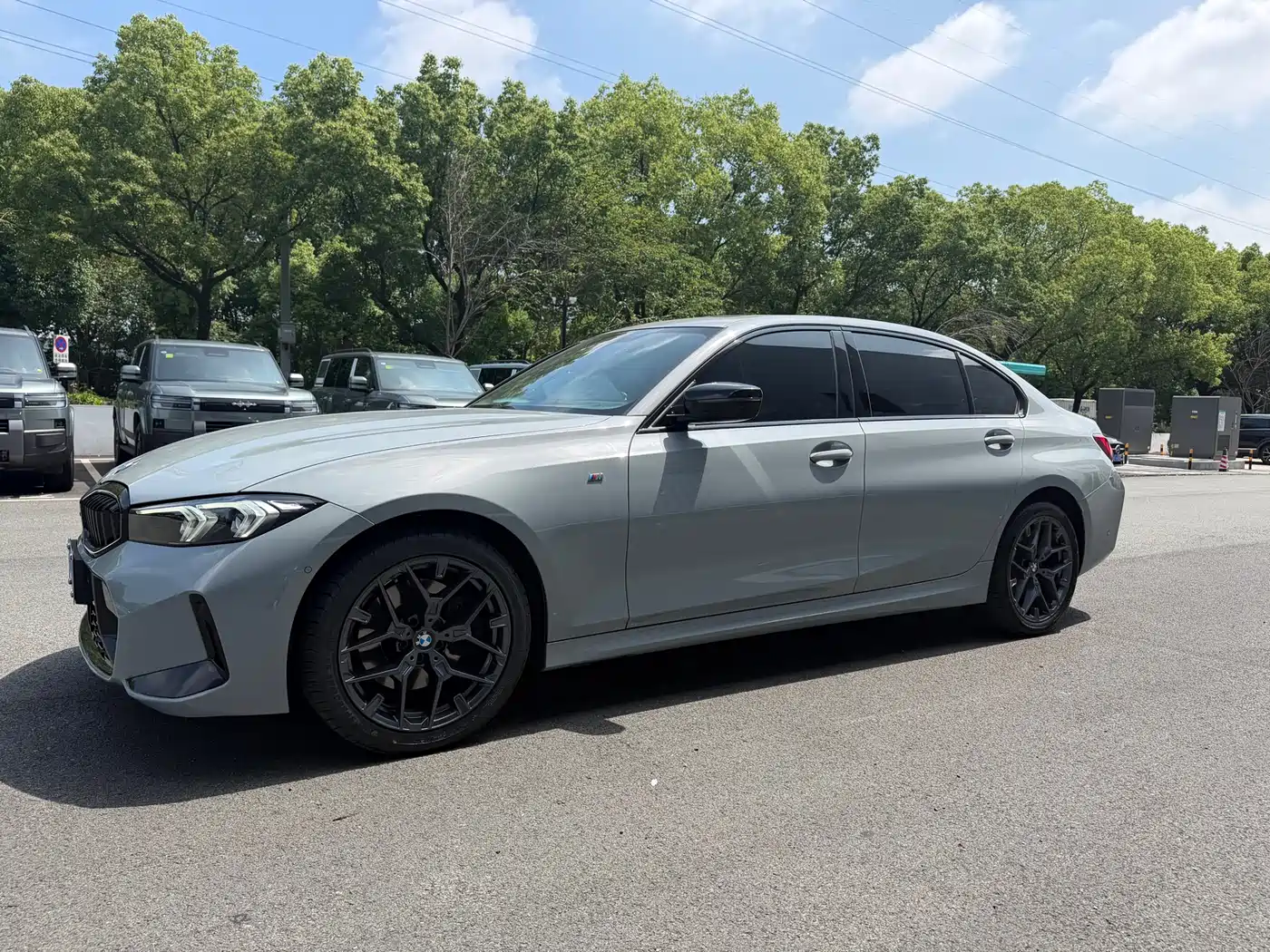 BMW 3 Series 2025 330Li M Sport Night Edition фото 2