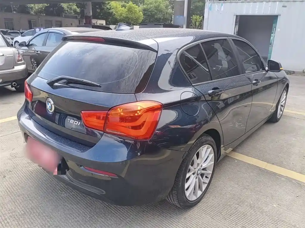 BMW 1 Series (Import) 2016 120i Leading Model фото 7