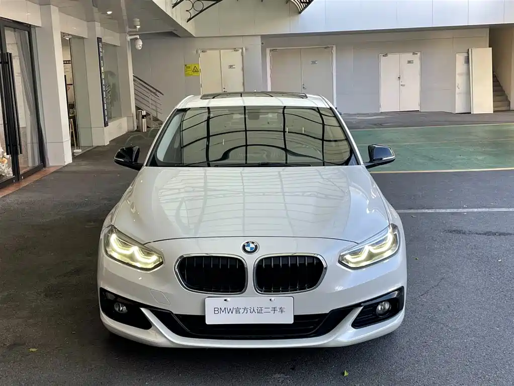 BMW 1 Series 2019 118i M Sport Package фото 2